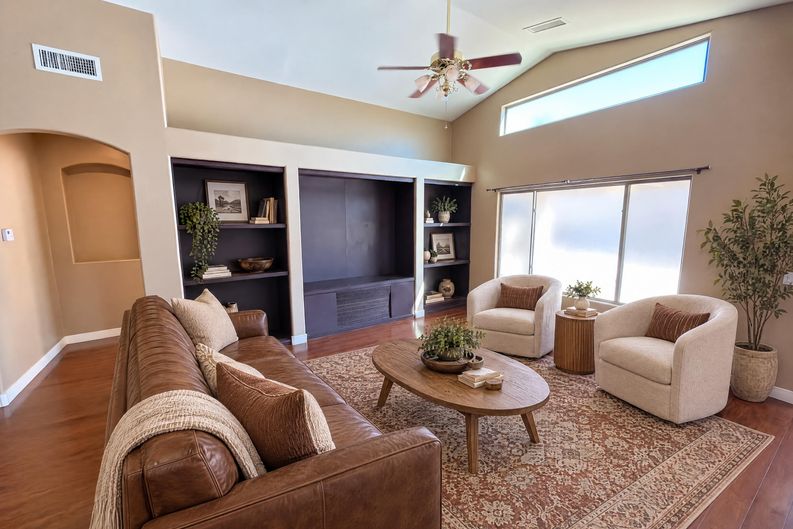 Photo 3 of 37 of 11787 S 174th Ave, Goodyear, AZ