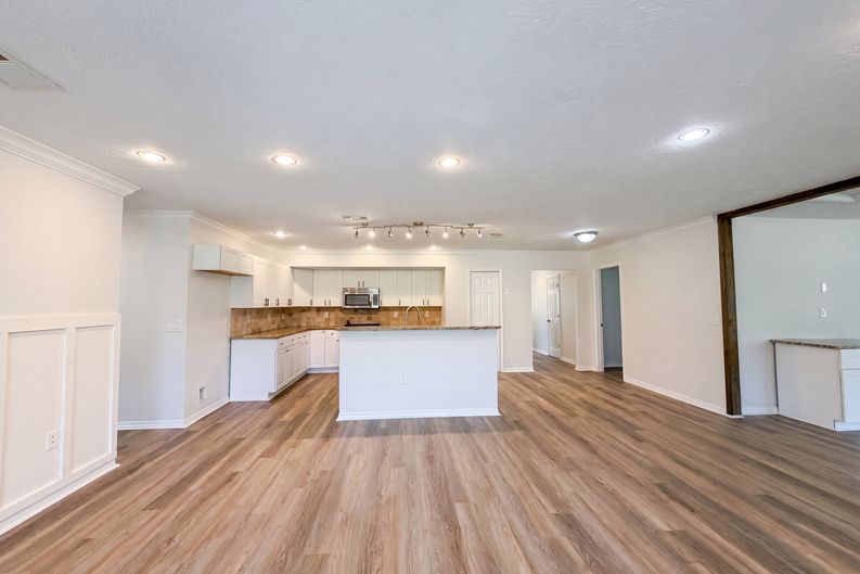 Photo 13 of 34 of 2805 105th St E, Palmetto, FL