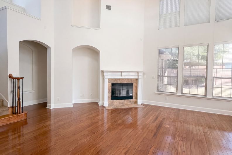 Photo 10 of 46 of 3228 Tearose Dr, Richardson, TX