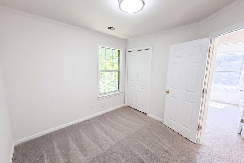 Photo 12 of 21 of 1337 Parkside Club Dr, Lawrenceville, GA