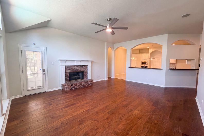 Photo 12 of 30 of 6 Cimarron Ct, Roanoke, TX