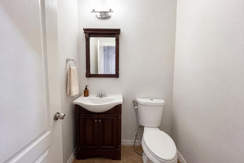 Photo 10 of 18 of 1501 Martin Creek Dr, Little Elm, TX