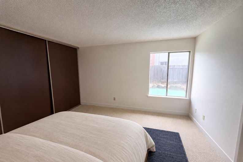 Photo 8 of 22 of 6300 Seyferth Way, Sacramento, CA