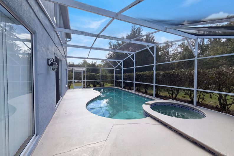 Photo 28 of 57 of 2541 Jasmine Trace Dr, Kissimmee, FL