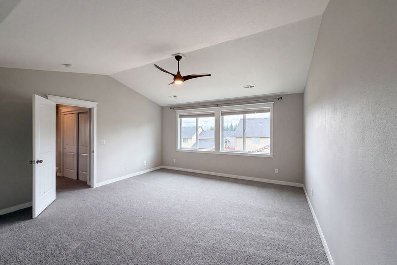 Photo 4 of 26 of 2958 SW Redmond Hill Rd, McMinnville, OR