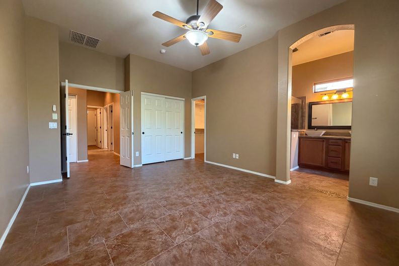 Photo 4 of 17 of 6915 E Portia St, Mesa, AZ