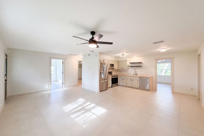 Photo 3 of 15 of 34390 Orchid Pkwy, Dade City, FL