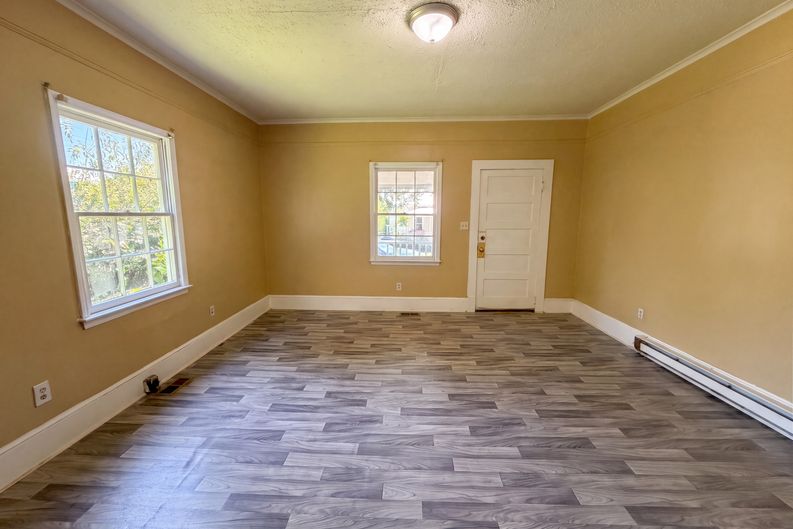 Photo 3 of 20 of 372 Oliver St, Spartanburg, SC