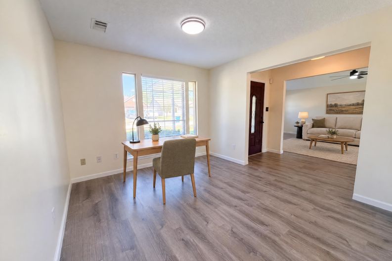 Photo 10 of 32 of 4519 Spinks Creek Ln, Spring, TX