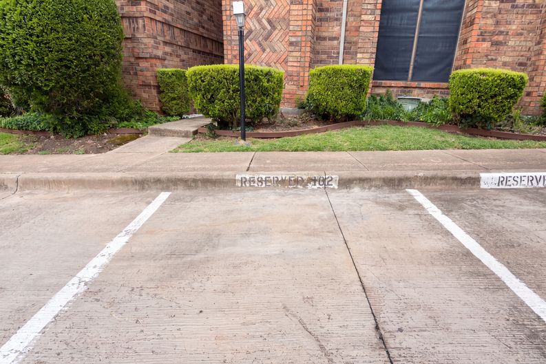 Photo 15 of 19 of 3500 E Park Blvd, Plano, TX