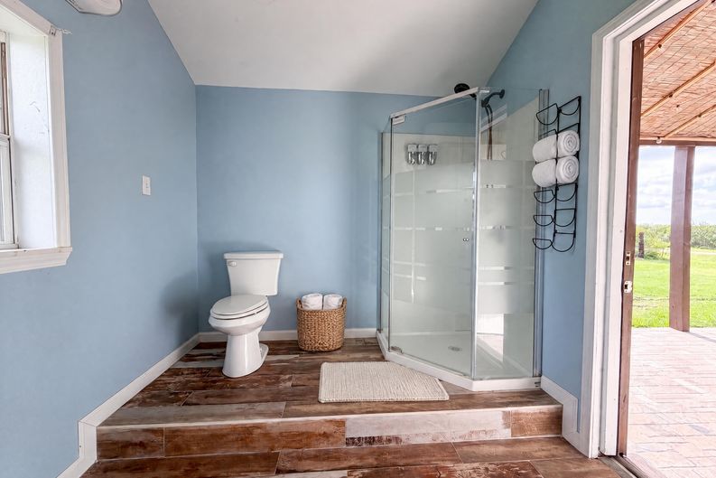 Photo 12 of 19 of 552 Marshall Johnson Ave S, Port Lavaca, TX