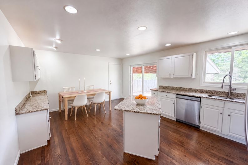 Photo 6 of 28 of 885 W 7th Avenue Dr, Broomfield, CO