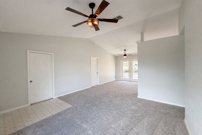 Photo 6 of 25 of 17956 SW 25th Avenue Rd, Ocala, FL