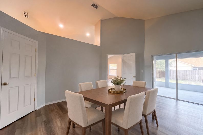 Photo 14 of 41 of 9703 Glenpointe Dr, Riverview, FL