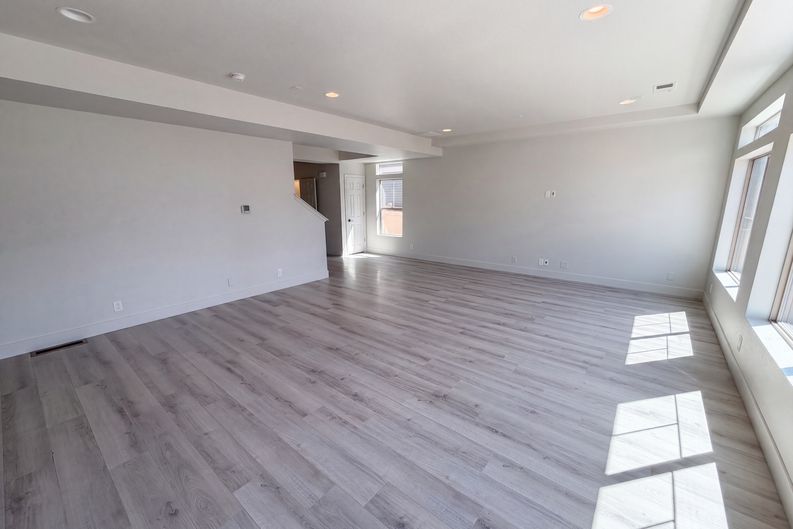 Photo 11 of 46 of 19036 Randolph Pl, Denver, CO