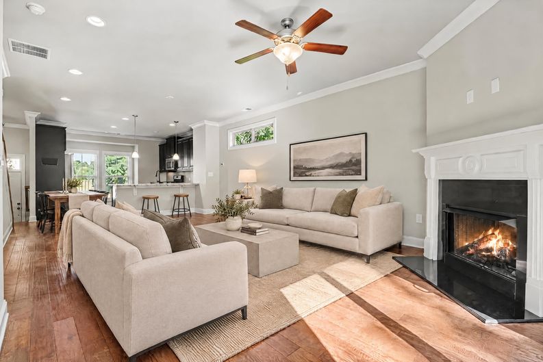 Photo 7 of 19 of 7910 Willoughby Ct, Alpharetta, GA