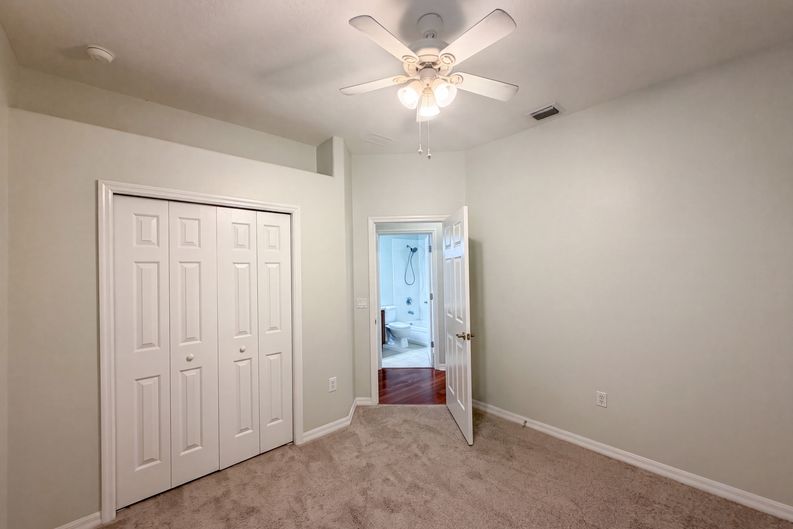 Photo 4 of 24 of 33450 Irongate Dr, Leesburg, FL