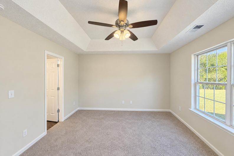 Photo 4 of 16 of 7018 Rumple Rd, Charlotte, NC