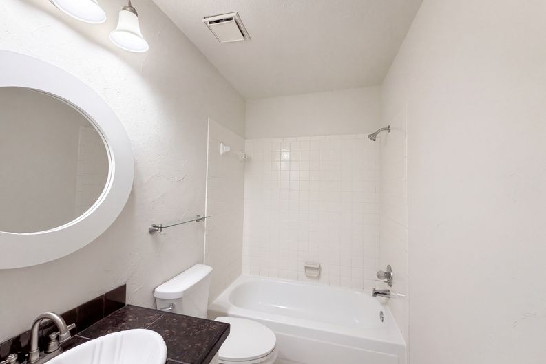 Photo 12 of 21 of 11823 Meadowchase Dr, Houston, TX