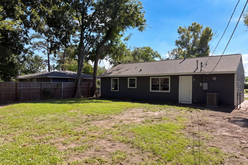 Photo 26 of 27 of 7405 Sterlingshire St, Houston, TX