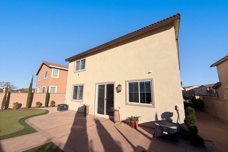 Photo 5 of 33 of 37601 Ficus Ct, Palmdale, CA