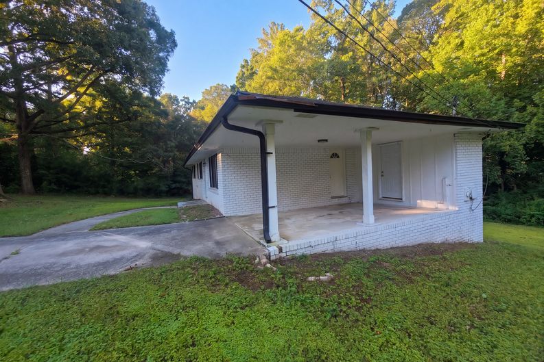 Photo 18 of 33 of 6489 N Sweetwater Rd, Lithia Springs, GA