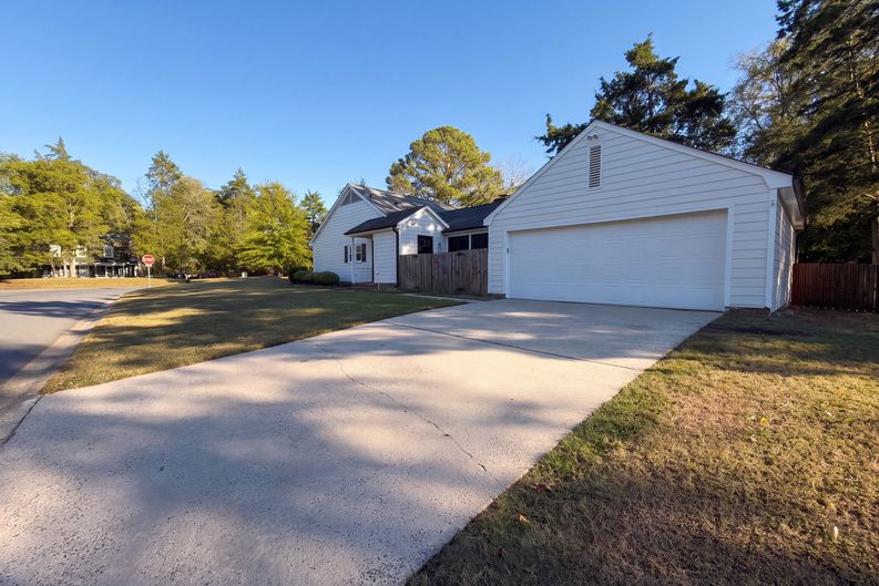 Photo 34 of 35 of 4704 Benridge Ln, Charlotte, NC
