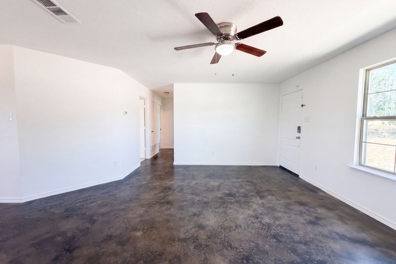 Photo 7 of 18 of 521 Brazos Hills Dr, Weatherford, TX