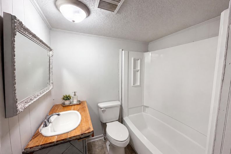 Photo 5 of 21 of 237 Geddis Rd, Inman, SC