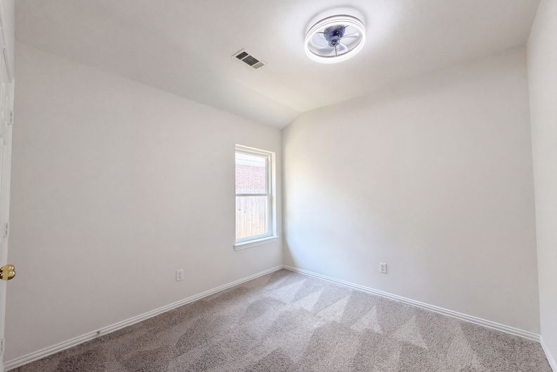 Photo 9 of 15 of 6312 Candletree Ln, McKinney, TX