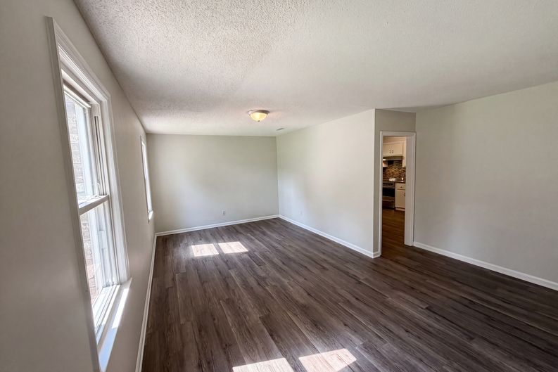 Photo 3 of 23 of 1328 Baffin Bay Rd, Columbia, SC