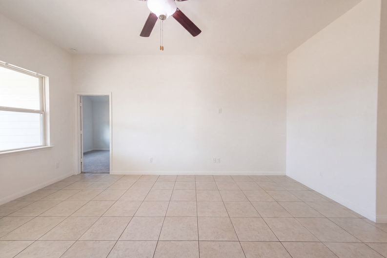 Photo 11 of 17 of 4101 Tower Ln, Crowley, TX