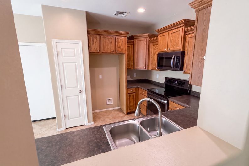 Photo 6 of 38 of 17794 N 114th Ln, Surprise, AZ