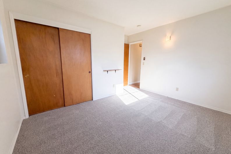 Photo 14 of 18 of 10235 NE Thompson St, Portland, OR