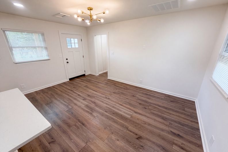 Photo 6 of 25 of 2225 Misty Ln SE, Smyrna, GA