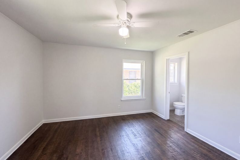 Photo 8 of 20 of 2415 Barnes Bridge Rd, Dallas, TX