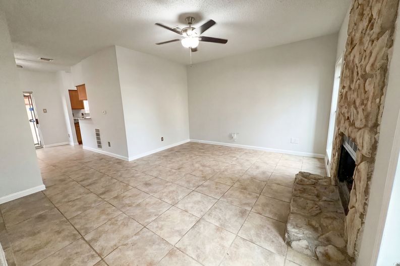 Photo 7 of 16 of 12300 Brookglade Cir, Houston, TX