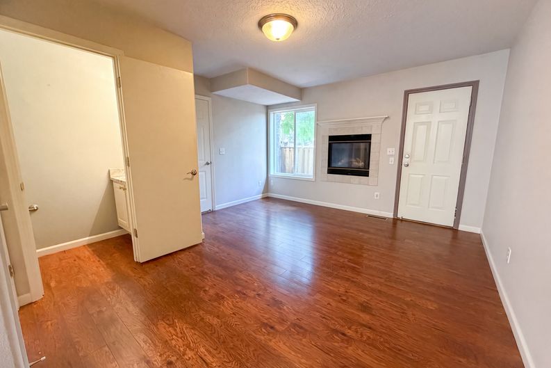 Photo 3 of 17 of 61 SE 171st Ave, Portland, OR