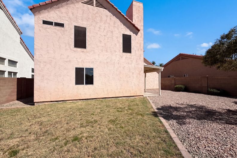 Photo 18 of 21 of 1114 S Tiago Dr, Gilbert, AZ