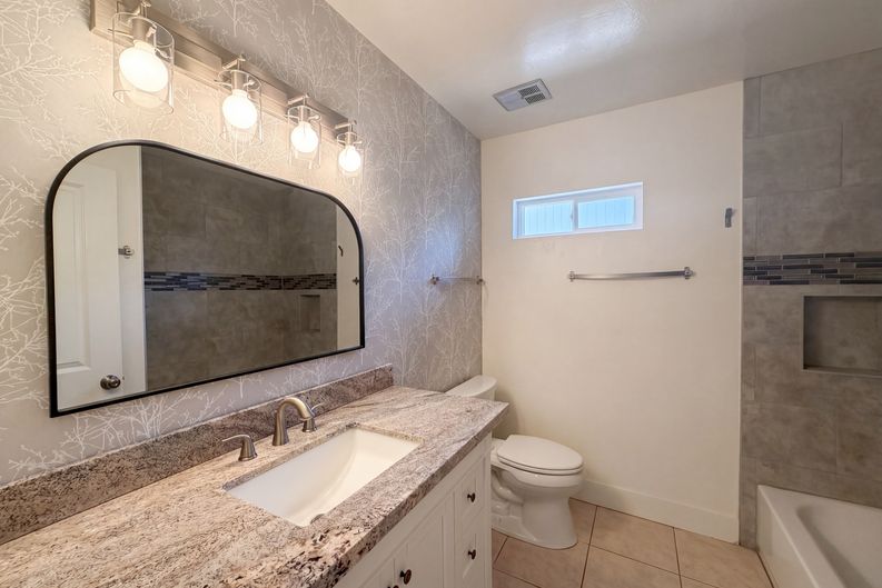 Photo 12 of 22 of 3028 E Marilyn Rd, Phoenix, AZ