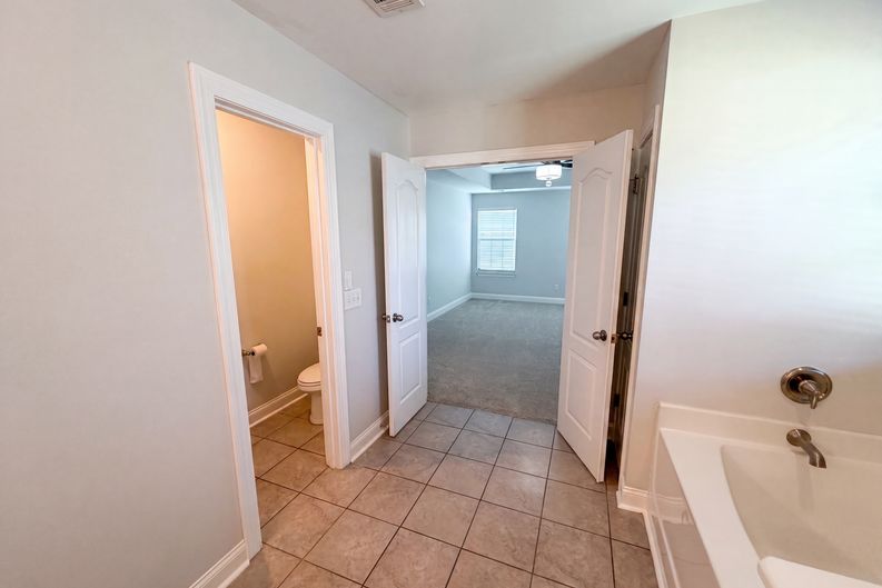Photo 10 of 26 of 301 Cypresshill Ct, Simpsonville, SC