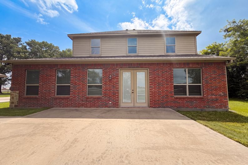 Photo 5 of 25 of 8580 Cedar Creek Ln, Greenville, TX