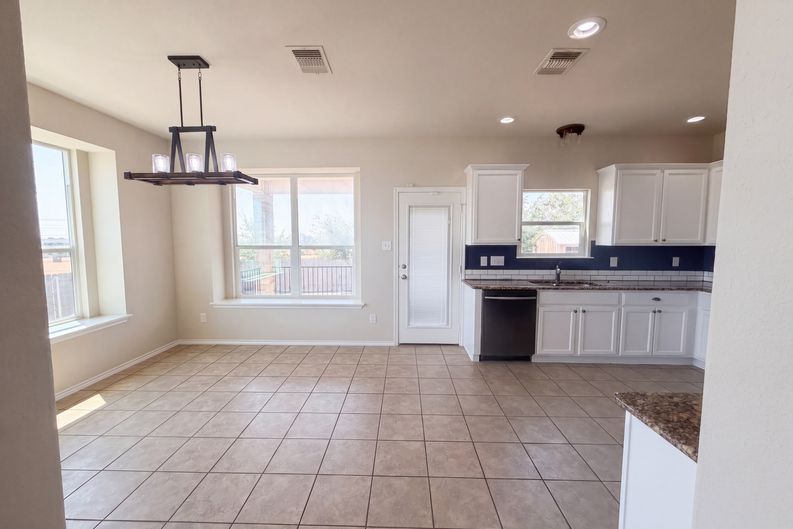 Photo 7 of 18 of 9603 Orion Dr, Temple, TX