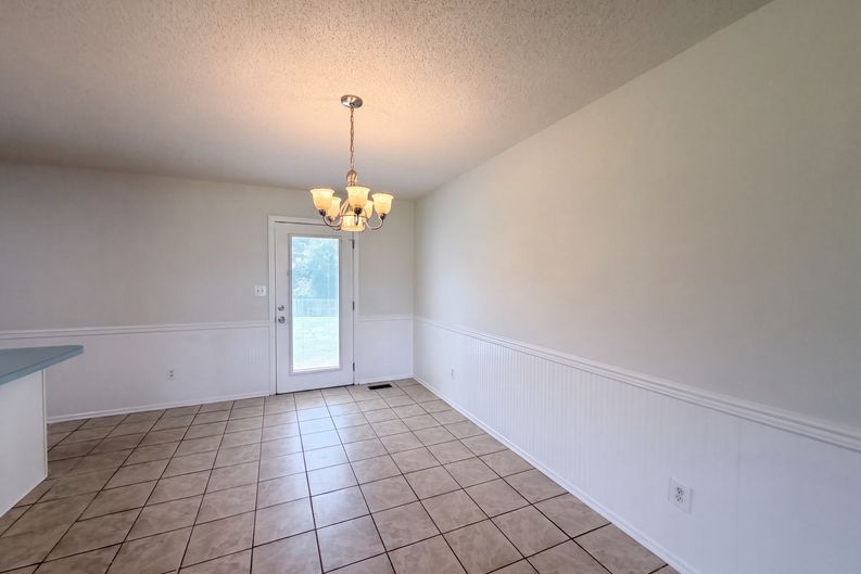 Photo 6 of 16 of 2243 Mintew Cir, Lincolnton, NC