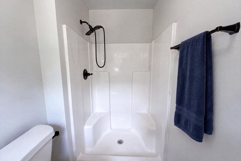 Photo 15 of 21 of 704 Morningside Dr, Mount Holly, NC