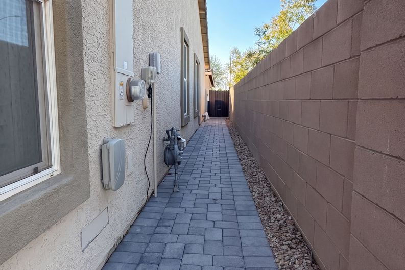 Photo 20 of 73 of 7557 Brody Meadows St, North Las Vegas, NV