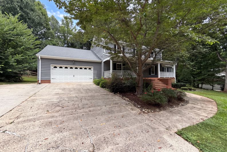 Photo 20 of 22 of 3029 Southampton Cir, Gastonia, NC