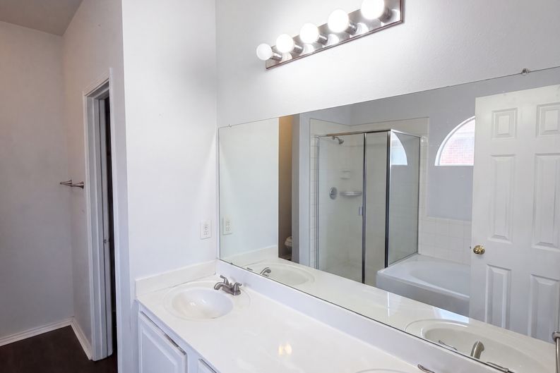 Photo 16 of 22 of 2220 Sumac Dr, Little Elm, TX