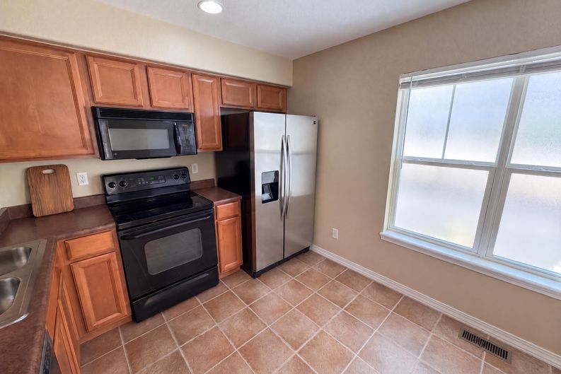 Photo 11 of 33 of 23560 Alamo Pl, Aurora, CO