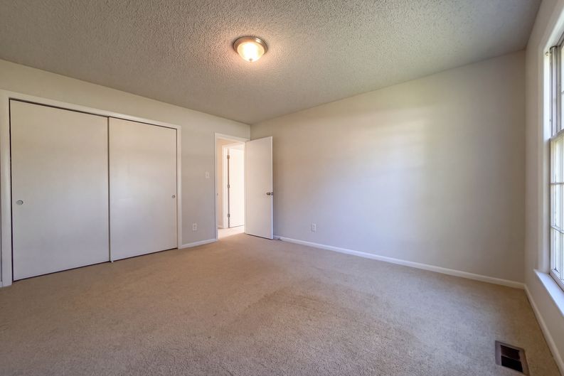 Photo 12 of 20 of 2101 Fordham Dr, Fayetteville, NC